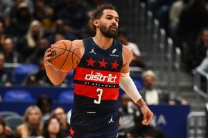 Spears：特雷·杨计划拒绝4897万美元球员选项 将成自由球员